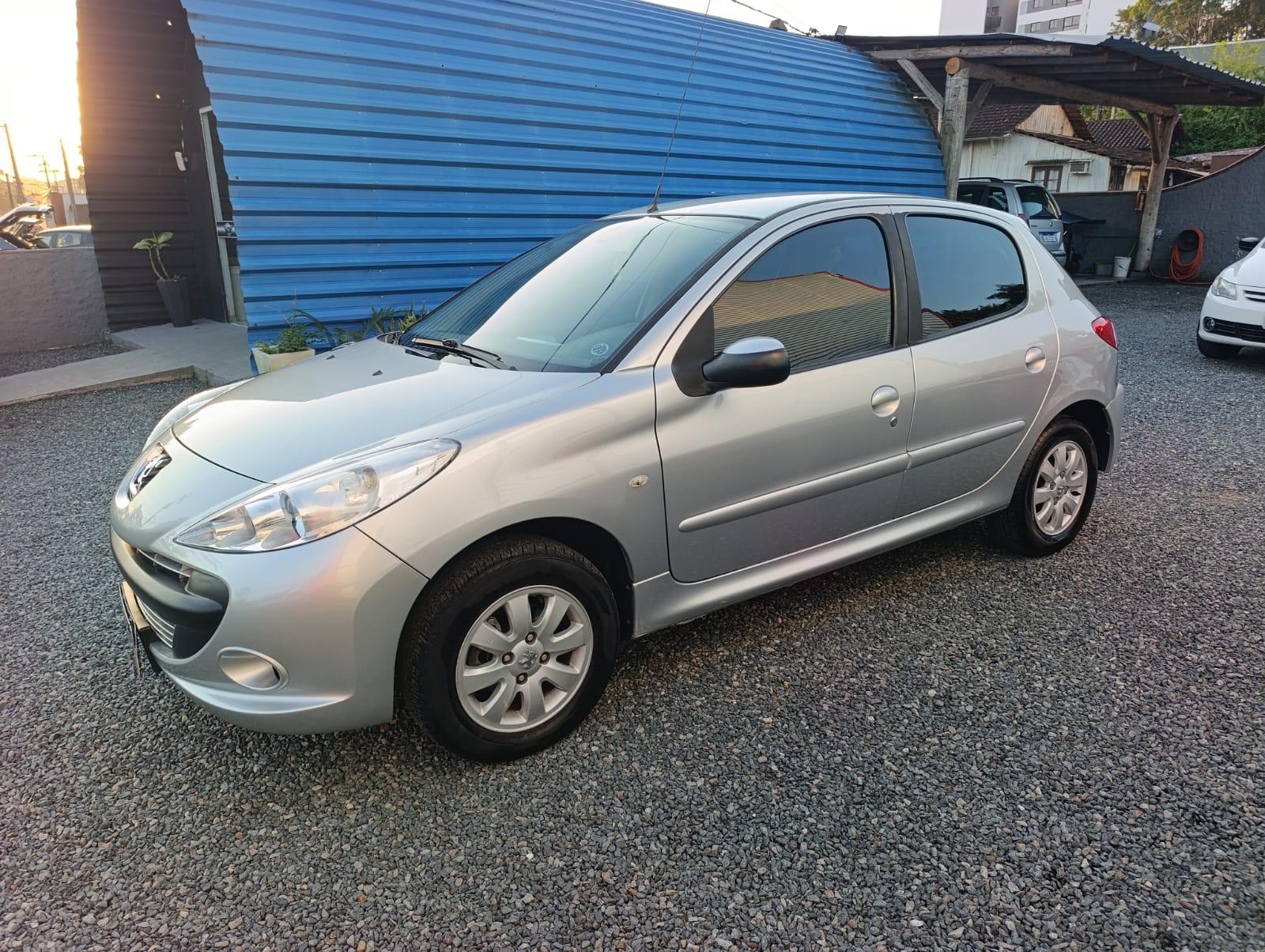 Peugeot 207 Xr 10ANOS 2012 — foto 6 de 12